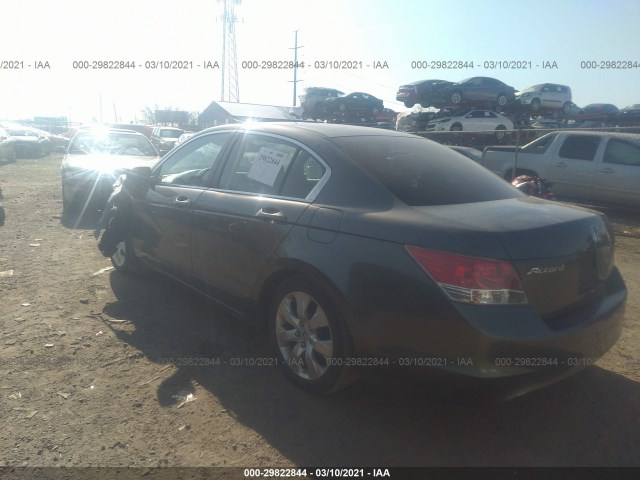 Photo 2 VIN: 1HGCP2F31AA093842 - HONDA ACCORD SDN 