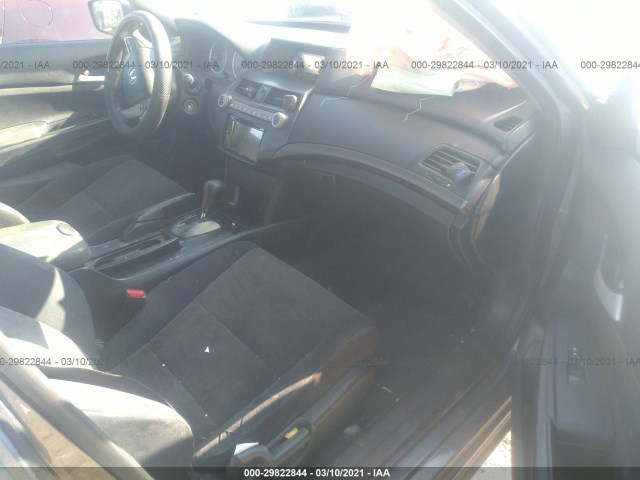 Photo 4 VIN: 1HGCP2F31AA093842 - HONDA ACCORD SDN 