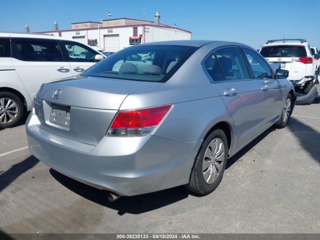 Photo 3 VIN: 1HGCP2F31AA107061 - HONDA ACCORD 