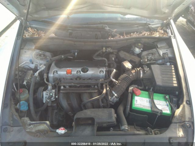 Photo 9 VIN: 1HGCP2F31AA125110 - HONDA ACCORD SDN 