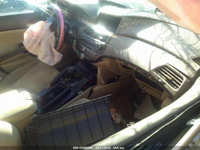 Photo 4 VIN: 1HGCP2F31AA129805 - HONDA ACCORD SDN 