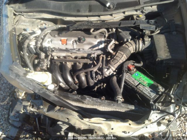 Photo 9 VIN: 1HGCP2F31AA129805 - HONDA ACCORD SDN 