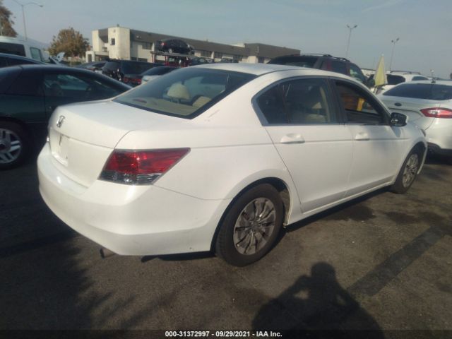 Photo 3 VIN: 1HGCP2F31AA146569 - HONDA ACCORD SDN 