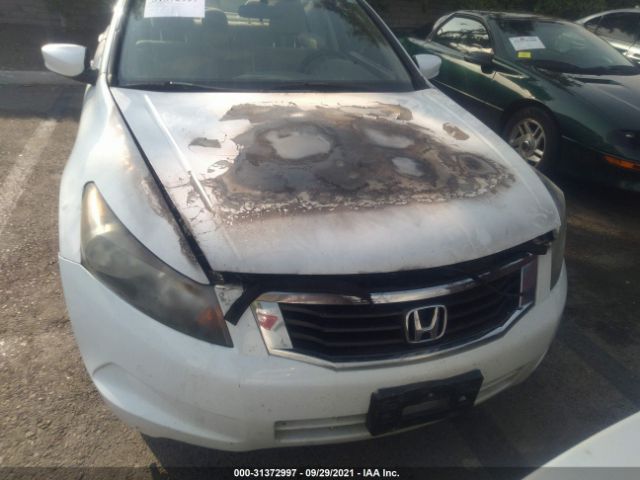 Photo 5 VIN: 1HGCP2F31AA146569 - HONDA ACCORD SDN 