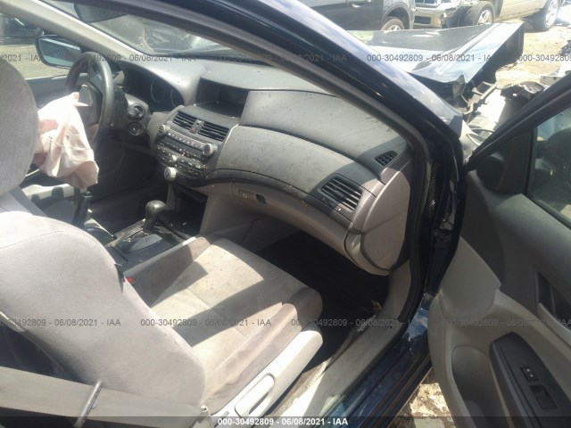 Photo 4 VIN: 1HGCP2F31AA152355 - HONDA ACCORD SDN 