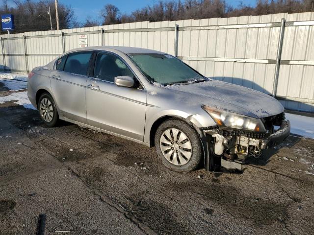 Photo 3 VIN: 1HGCP2F31AA160858 - HONDA ACCORD 