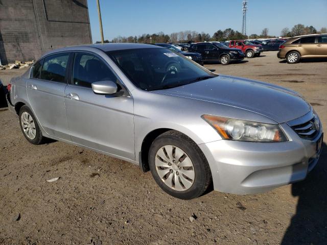 Photo 3 VIN: 1HGCP2F31BA003543 - HONDA ACCORD LX 