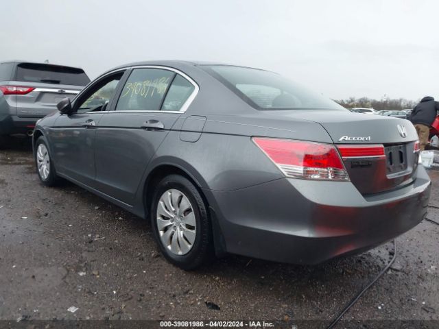 Photo 2 VIN: 1HGCP2F31BA035828 - HONDA ACCORD 