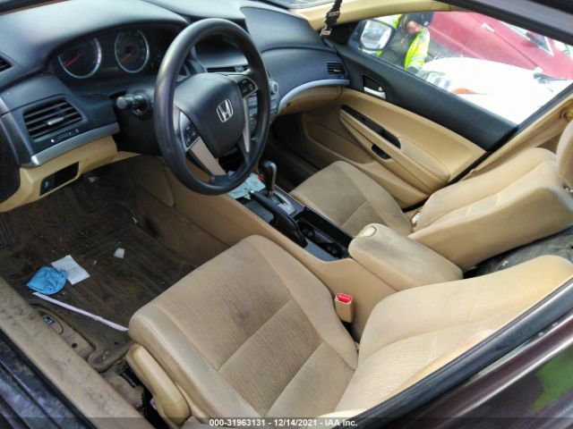 Photo 4 VIN: 1HGCP2F31BA038728 - HONDA ACCORD SDN 