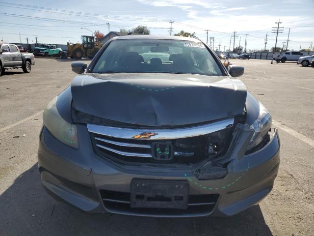 Photo 4 VIN: 1HGCP2F31BA049762 - HONDA ACCORD LX 