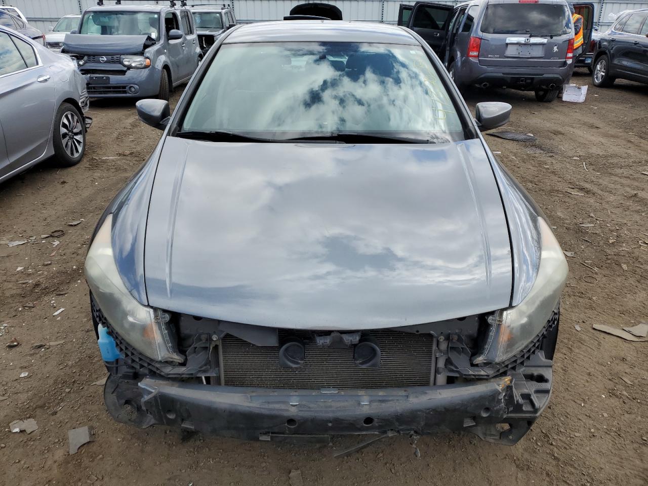 Photo 4 VIN: 1HGCP2F31BA099884 - HONDA ACCORD 