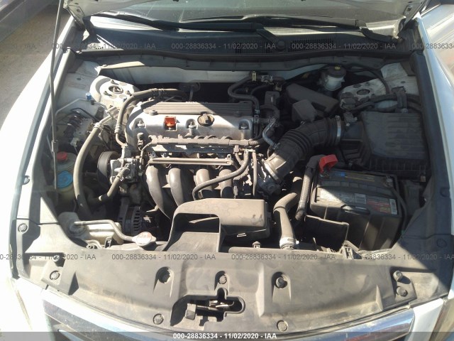 Photo 9 VIN: 1HGCP2F31BA107093 - HONDA ACCORD SDN 