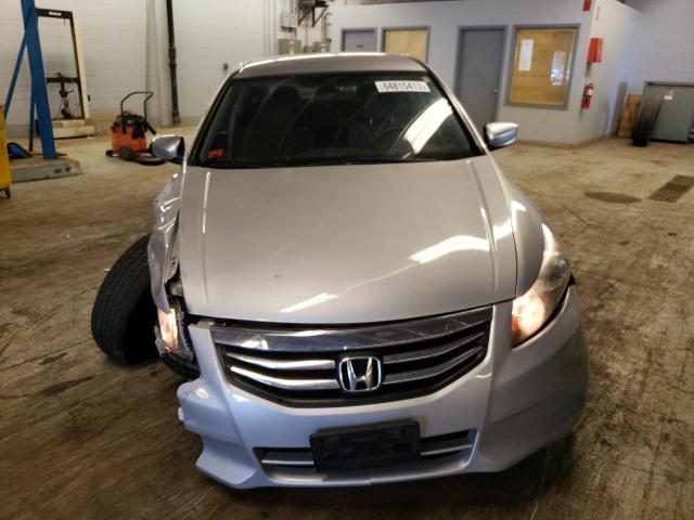 Photo 4 VIN: 1HGCP2F31BA134231 - HONDA ACCORD LX 