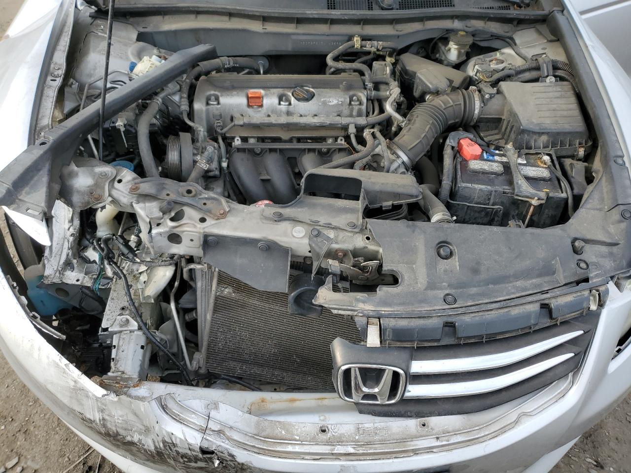 Photo 10 VIN: 1HGCP2F31BA143592 - HONDA ACCORD 