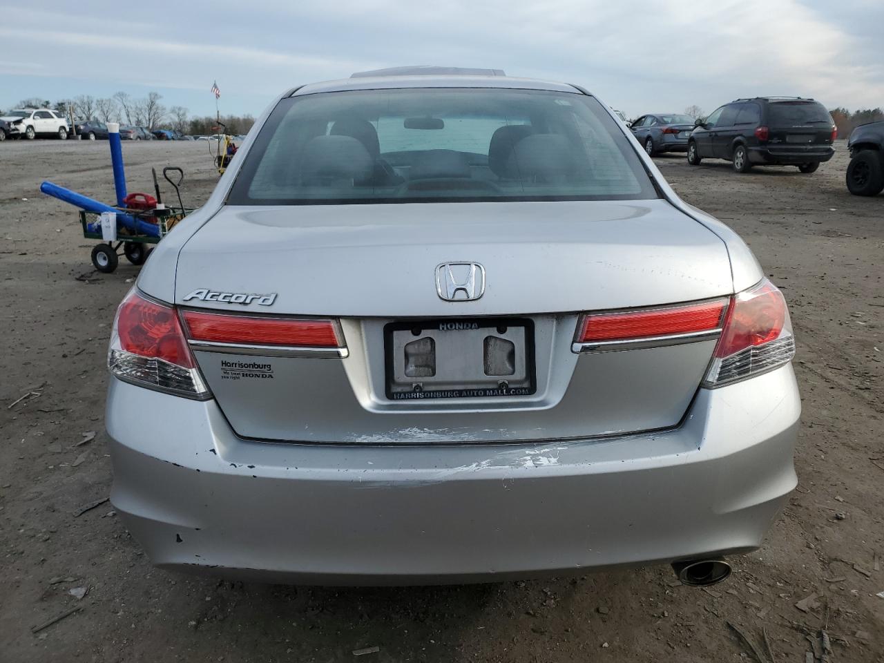 Photo 5 VIN: 1HGCP2F31BA143592 - HONDA ACCORD 