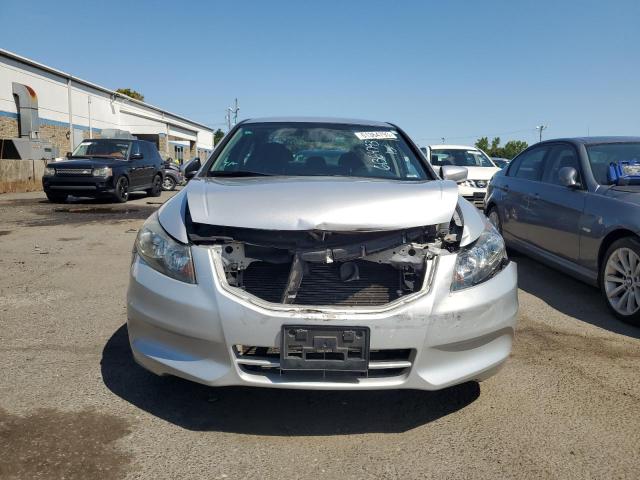 Photo 4 VIN: 1HGCP2F31CA011529 - HONDA ACCORD LX 