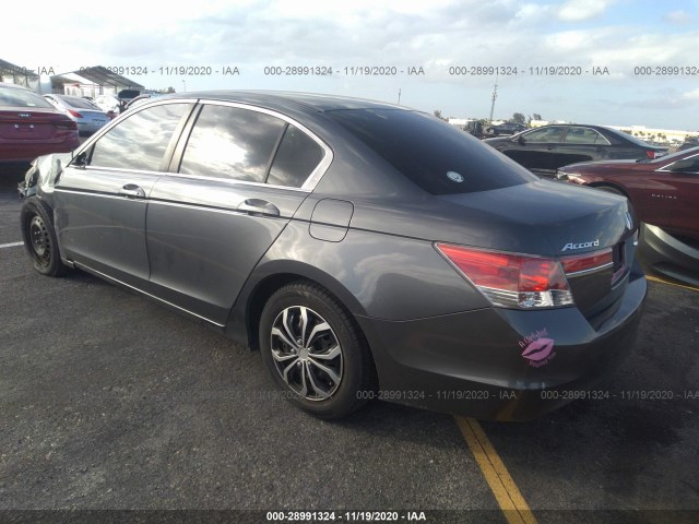 Photo 2 VIN: 1HGCP2F31CA013930 - HONDA ACCORD SDN 