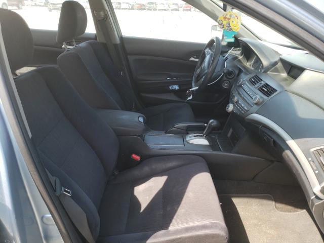 Photo 4 VIN: 1HGCP2F31CA017136 - HONDA ACCORD LX 