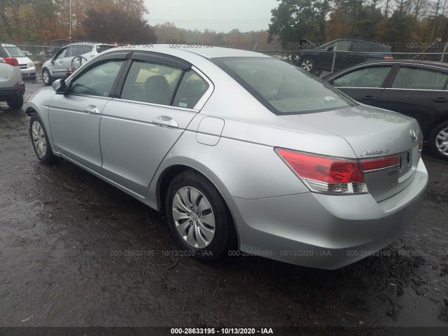 Photo 2 VIN: 1HGCP2F31CA024135 - HONDA ACCORD SDN 