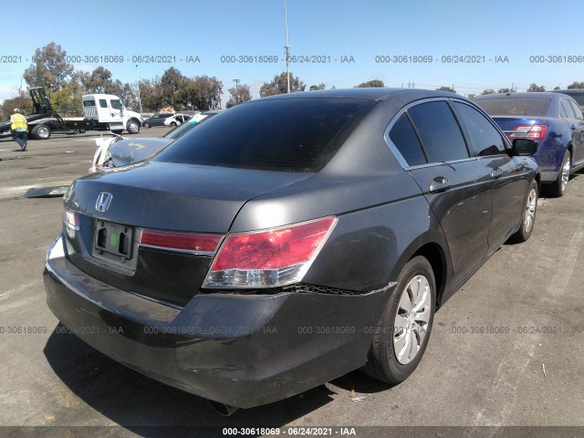 Photo 3 VIN: 1HGCP2F31CA120511 - HONDA ACCORD SDN 