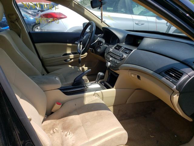 Photo 4 VIN: 1HGCP2F31CA124865 - HONDA ACCORD LX 