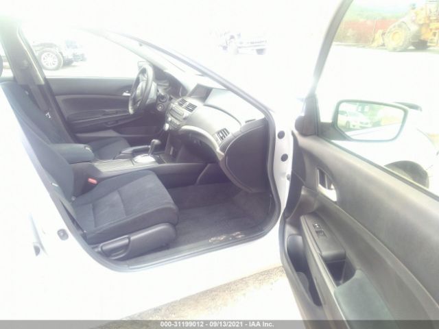 Photo 4 VIN: 1HGCP2F31CA176545 - HONDA ACCORD SDN 