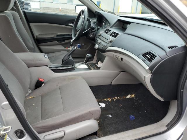 Photo 4 VIN: 1HGCP2F31CA205624 - HONDA ACCORD LX 