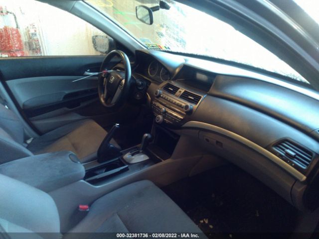 Photo 4 VIN: 1HGCP2F31CA215330 - HONDA ACCORD SDN 