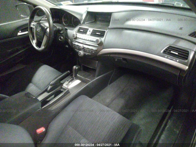 Photo 4 VIN: 1HGCP2F31CA223332 - HONDA ACCORD SDN 