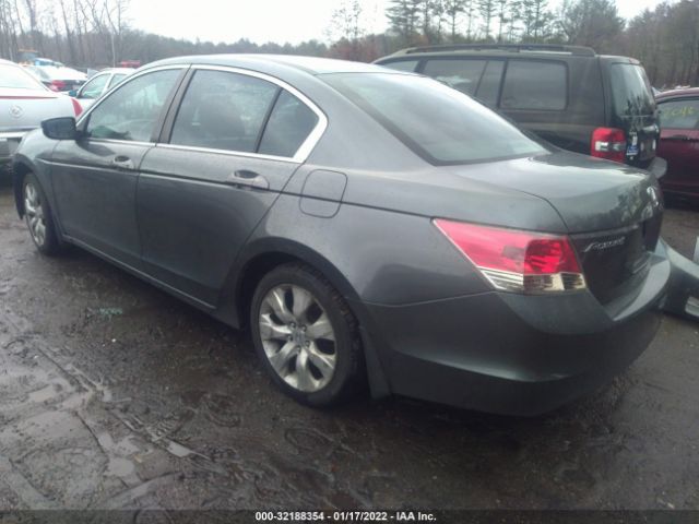 Photo 2 VIN: 1HGCP2F32AA029812 - HONDA ACCORD LX 