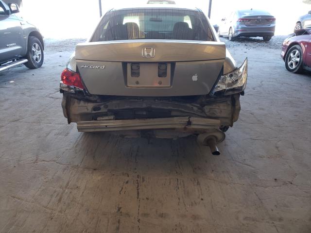 Photo 8 VIN: 1HGCP2F32AA035996 - HONDA ACCORD LX 