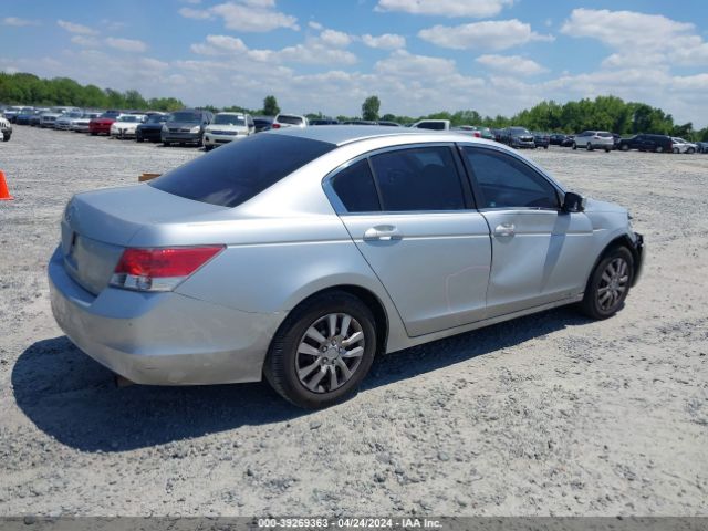 Photo 3 VIN: 1HGCP2F32AA036596 - HONDA ACCORD 