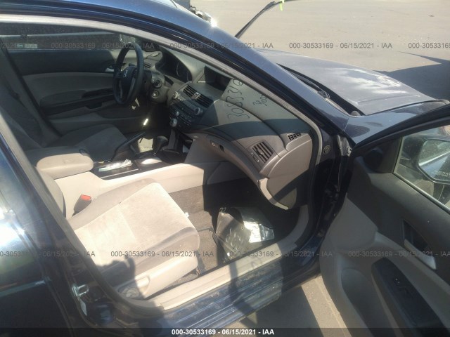 Photo 4 VIN: 1HGCP2F32AA094773 - HONDA ACCORD SDN 