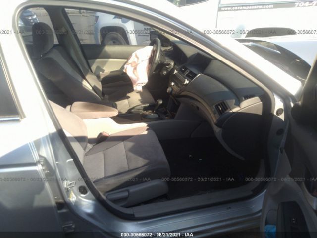 Photo 4 VIN: 1HGCP2F32AA095325 - HONDA ACCORD SDN 