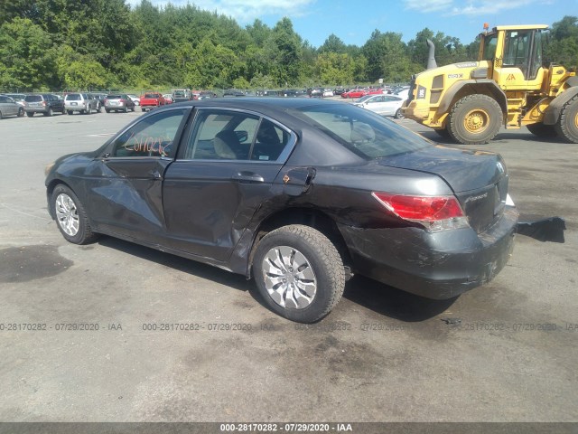 Photo 2 VIN: 1HGCP2F32AA117243 - HONDA ACCORD SDN 