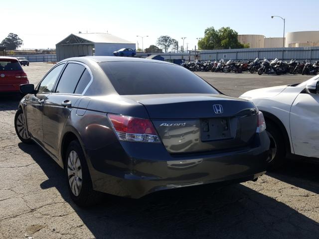 Photo 2 VIN: 1HGCP2F32AA131157 - HONDA ACCORD LX 