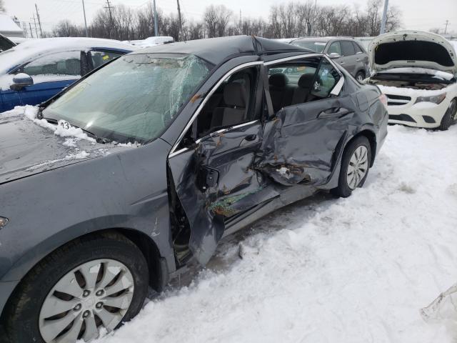 Photo 8 VIN: 1HGCP2F32AA134558 - HONDA ACCORD LX 