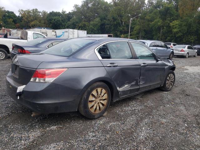 Photo 2 VIN: 1HGCP2F32AA135743 - HONDA ACCORD LX 