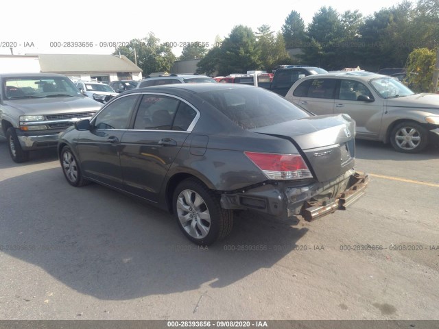 Photo 2 VIN: 1HGCP2F32AA162943 - HONDA ACCORD SDN 