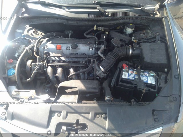 Photo 9 VIN: 1HGCP2F32AA162943 - HONDA ACCORD SDN 