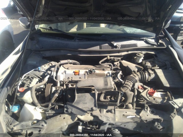 Photo 9 VIN: 1HGCP2F32AA163428 - HONDA ACCORD SDN 