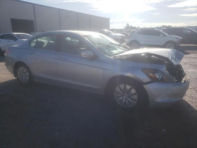 Photo 3 VIN: 1HGCP2F32AA186692 - HONDA ACCORD LX 