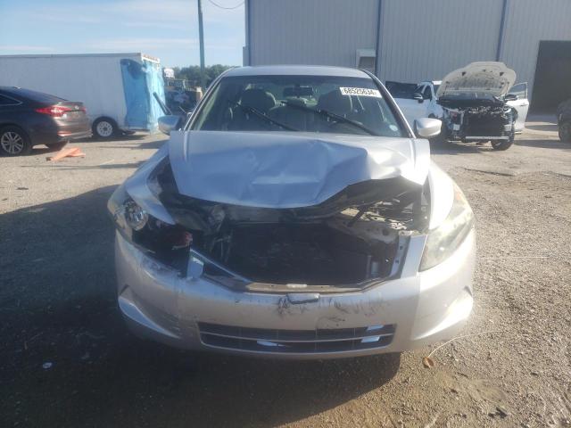 Photo 4 VIN: 1HGCP2F32AA186692 - HONDA ACCORD LX 