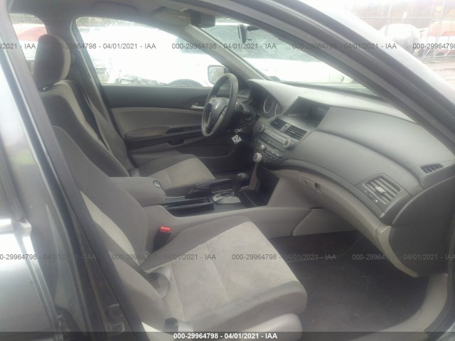 Photo 4 VIN: 1HGCP2F32AA187230 - HONDA ACCORD SDN 