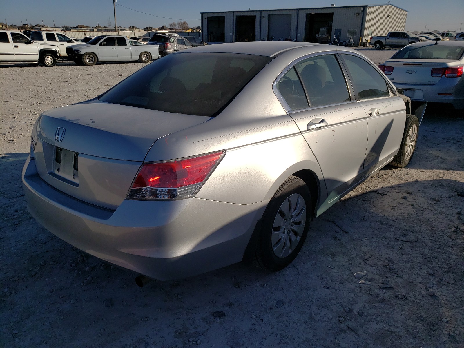 Photo 3 VIN: 1HGCP2F32AA192122 - HONDA ACCORD LX 