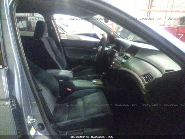 Photo 4 VIN: 1HGCP2F32BA020853 - HONDA ACCORD SDN 