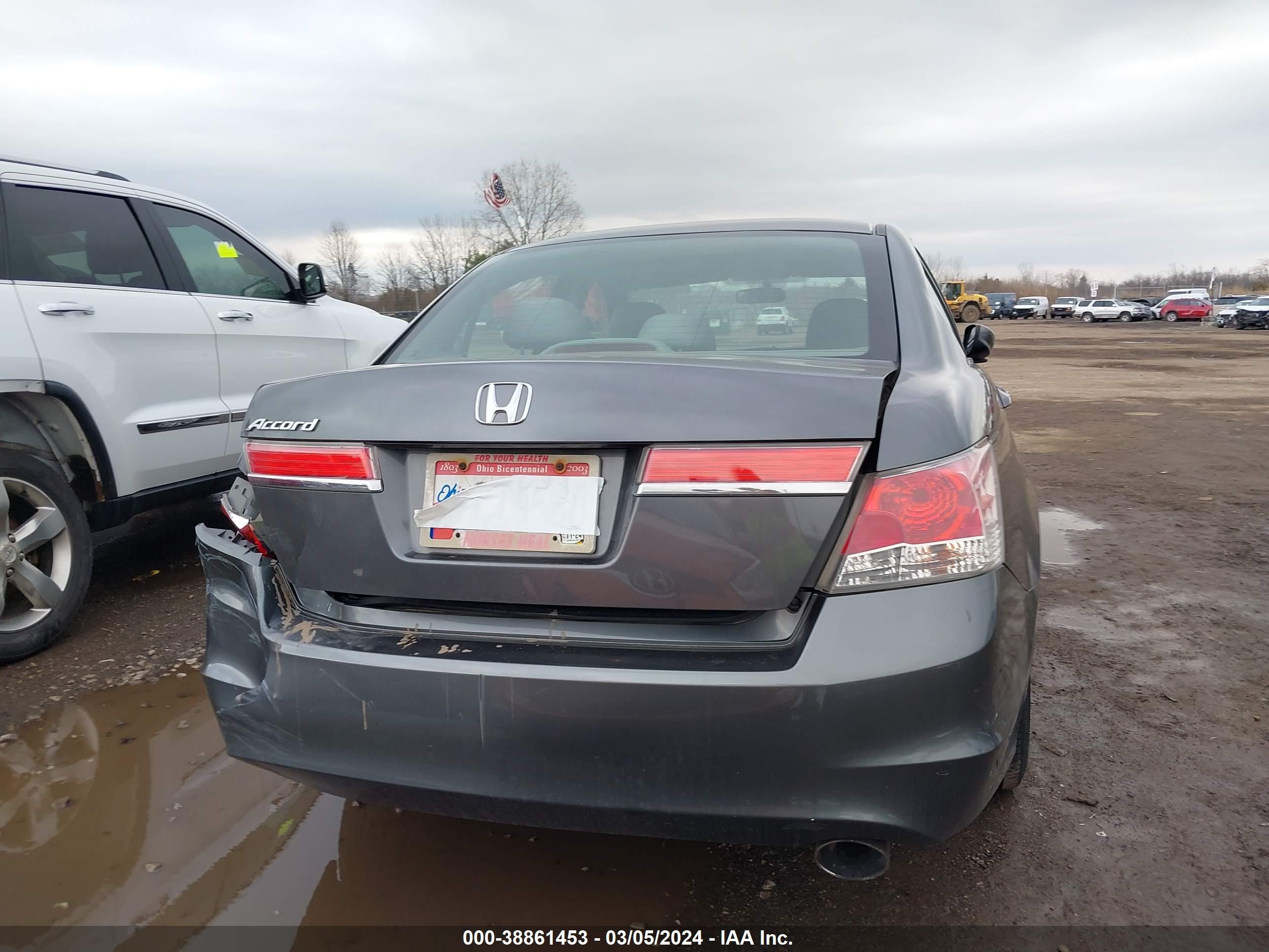 Photo 15 VIN: 1HGCP2F32BA059300 - HONDA ACCORD 