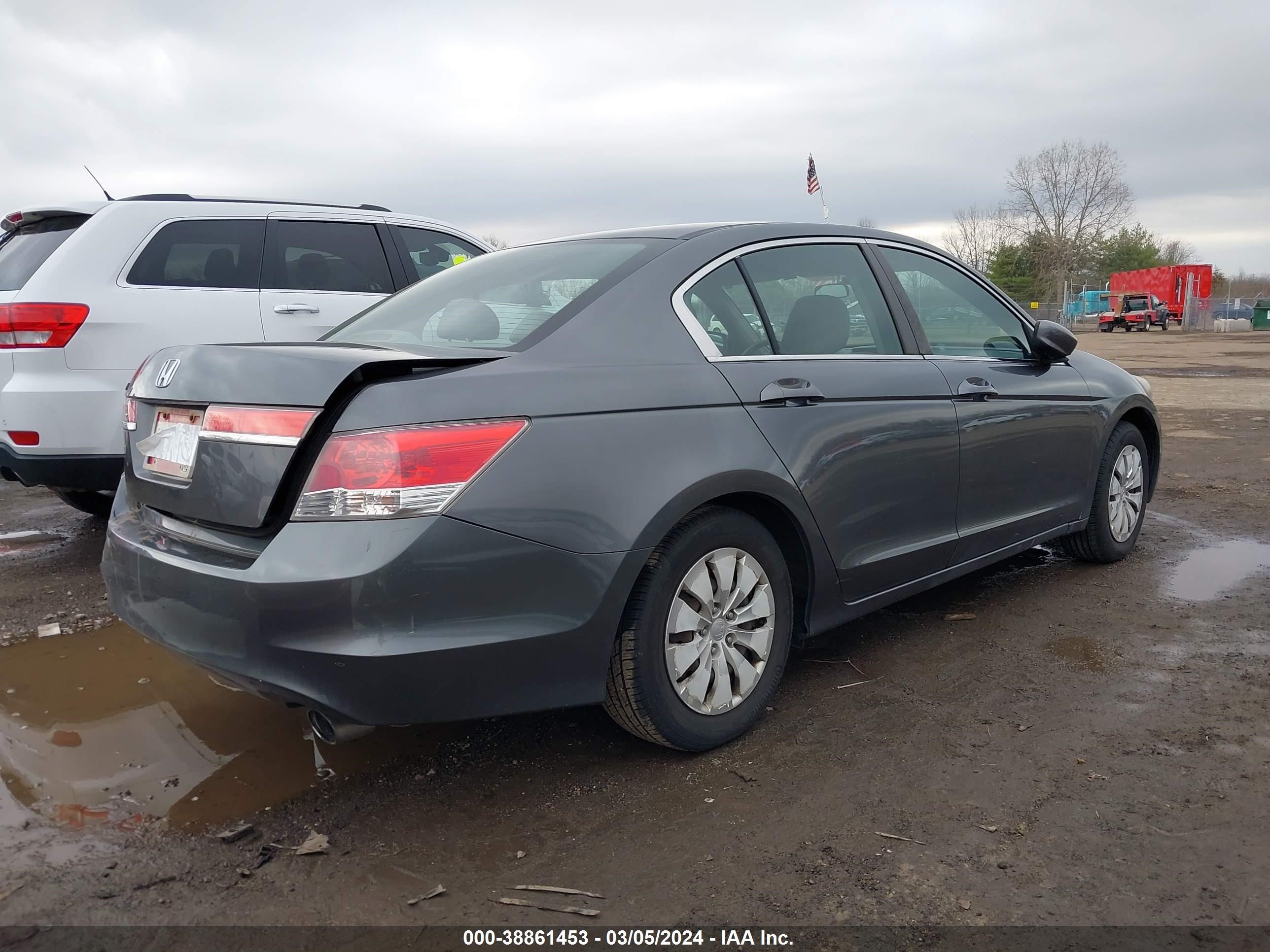 Photo 3 VIN: 1HGCP2F32BA059300 - HONDA ACCORD 