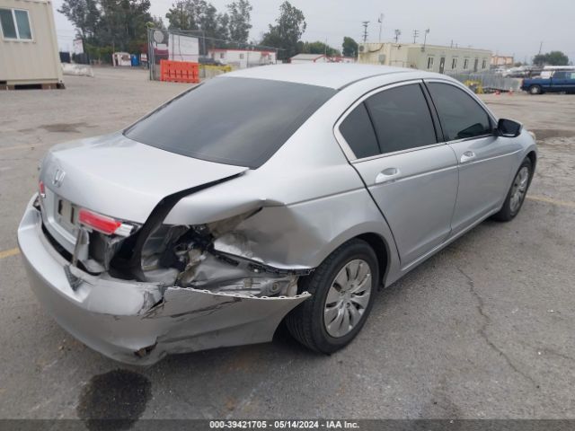 Photo 3 VIN: 1HGCP2F32BA098095 - HONDA ACCORD 