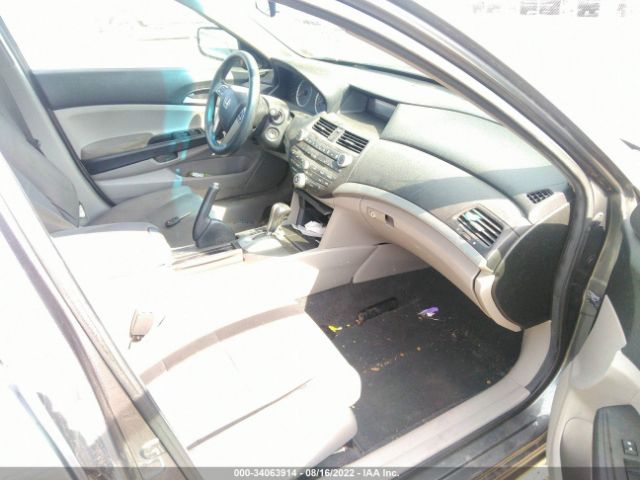 Photo 4 VIN: 1HGCP2F32BA100590 - HONDA ACCORD SDN 